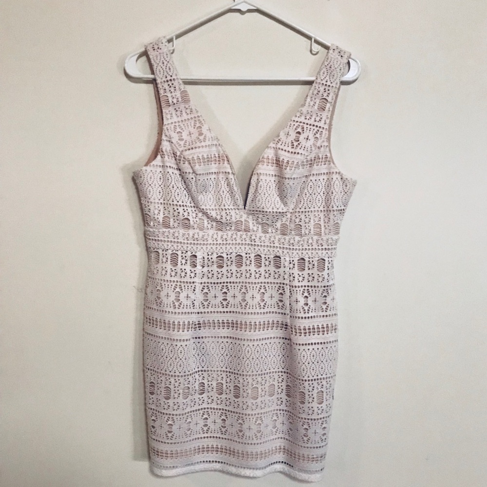 JustFab Lace V-neck Dress